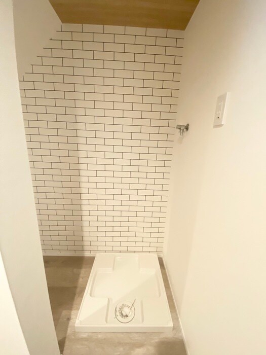 物件内観写真12　(洗濯機置場)