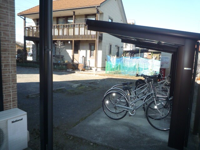 物件外観写真3　(駐輪場)