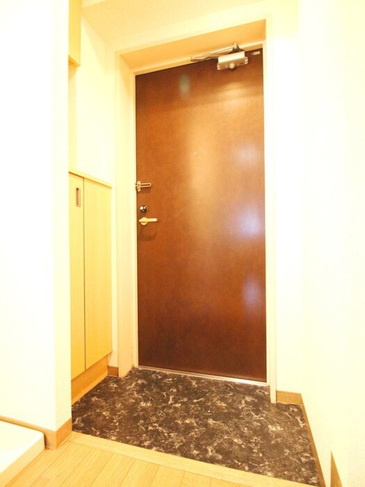 物件内観写真17　(玄関)