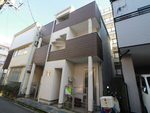 チャーリーズハウス根岸公園外観写真