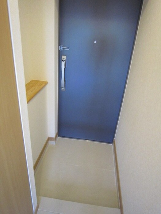 物件内観写真7　(玄関)
