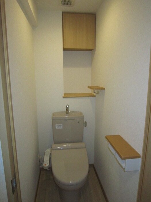 物件内観写真8　(トイレ)