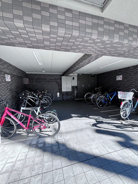 物件外観写真5　(駐輪場)