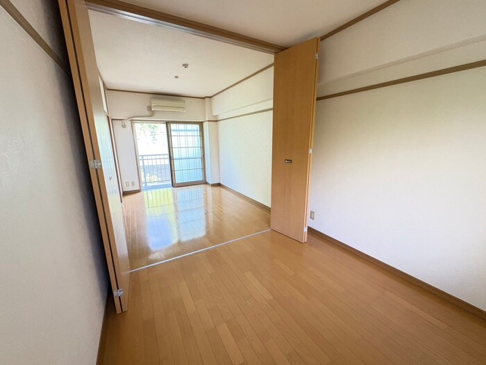 物件内観写真9　(居室)