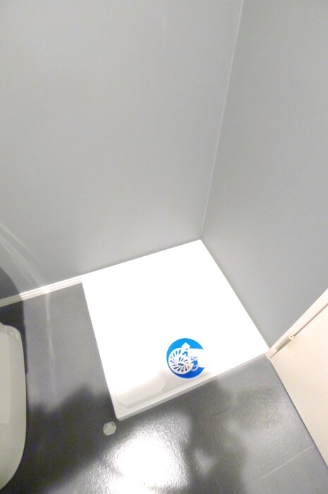 物件内観写真16　(洗濯機置場)