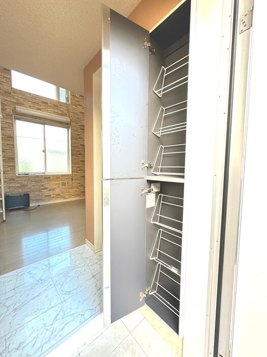 物件内観写真15　(靴箱)