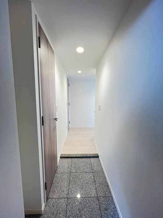 物件内観写真18　(玄関)