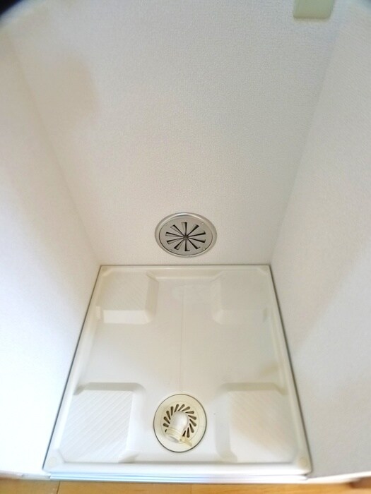 物件内観写真16　(洗濯機置場)