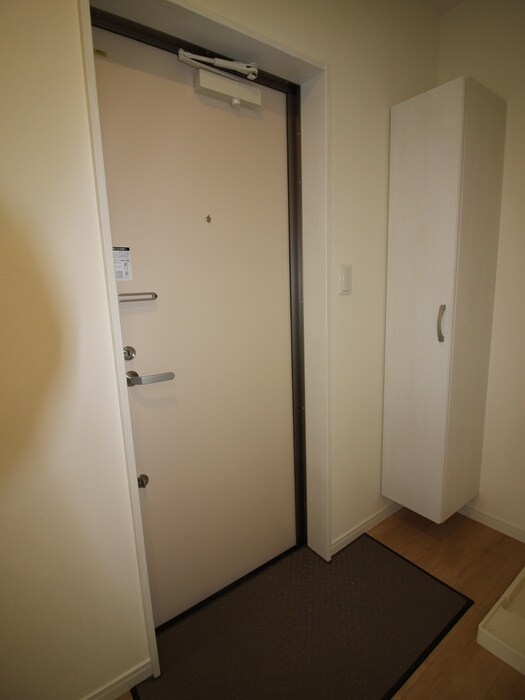 物件内観写真18　(玄関)
