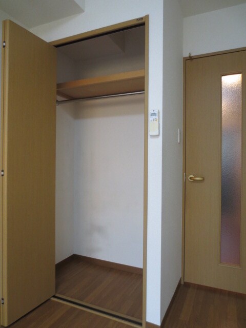物件内観写真12　(収納)