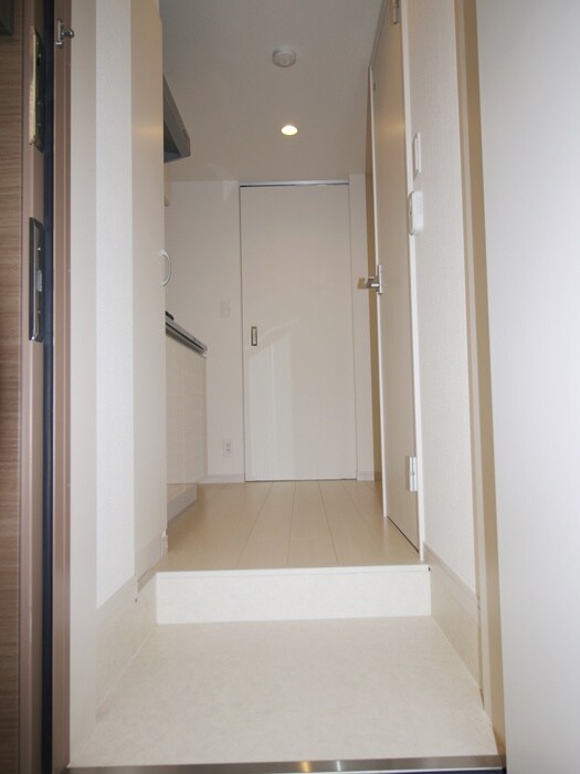 物件内観写真11　(玄関)