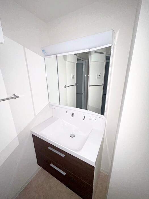 物件内観写真11　(洗面)