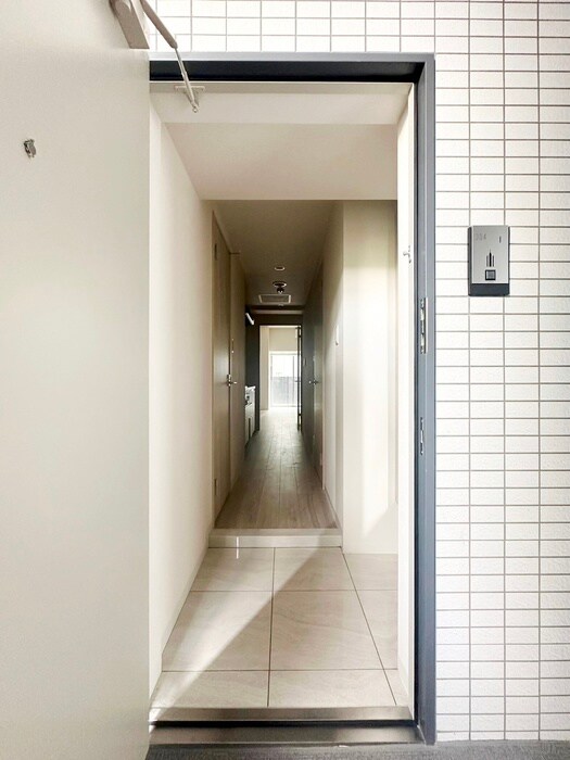 物件内観写真16　(玄関)