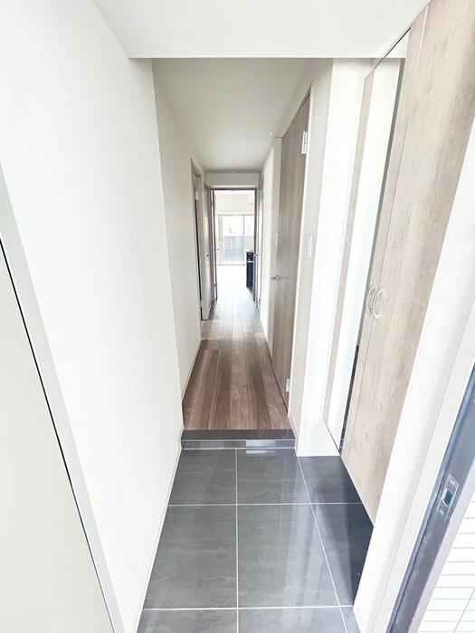 物件内観写真17　(玄関)