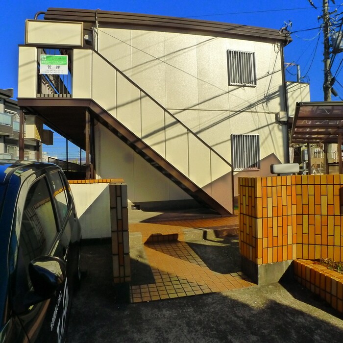 物件外観写真5　(エントランス部分)