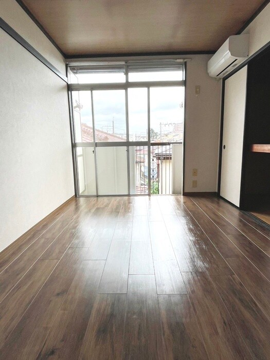 物件内観写真10　(室内からの展望)