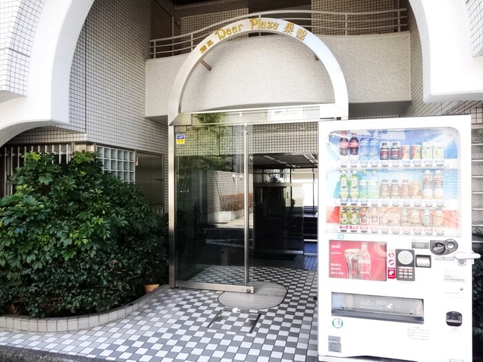 物件外観写真6　(エントランス部分)