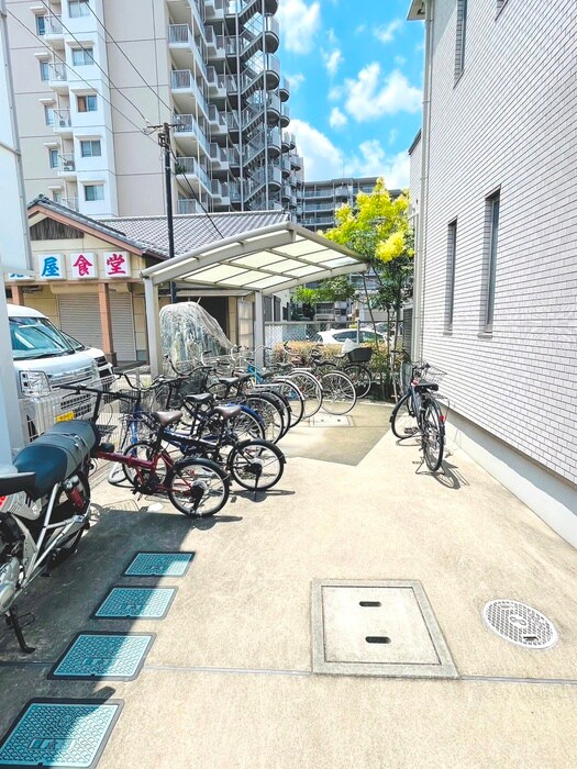 物件外観写真5　(駐輪場)