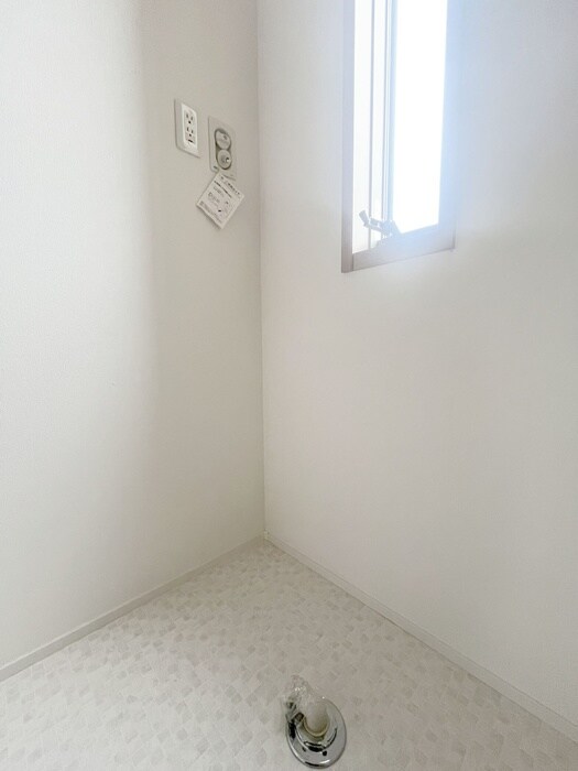 物件内観写真15　(洗濯機置場)