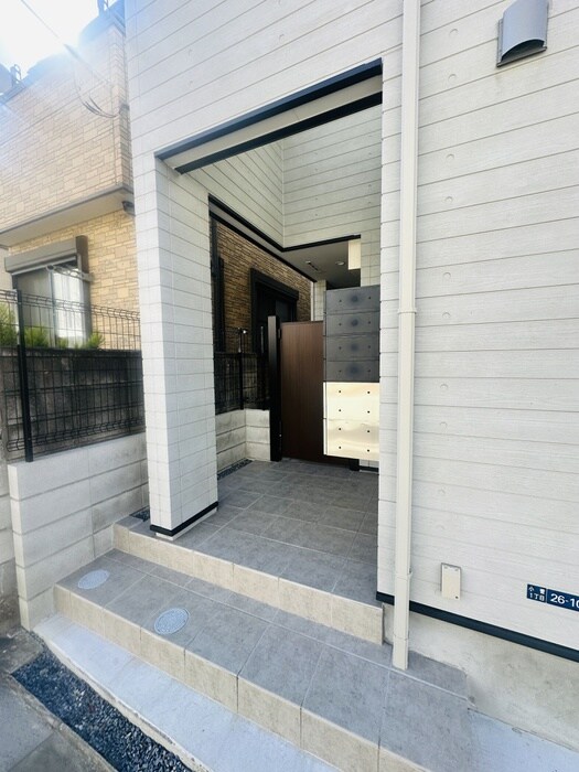 ＰＥＴＩＴ　ＫＯＳＵＧＥのエントランス部分