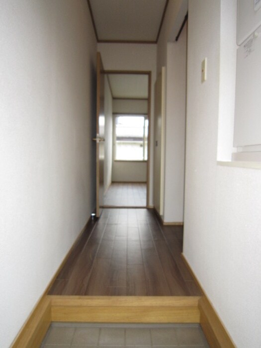 物件内観写真18　(玄関)