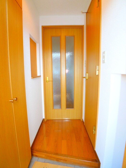 物件内観写真18　(玄関)
