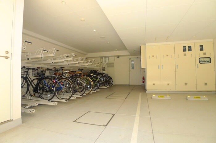 物件外観写真4　(駐輪場)