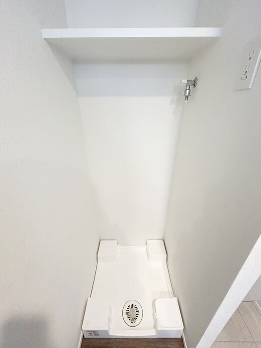 物件内観写真12　(洗濯機置場)