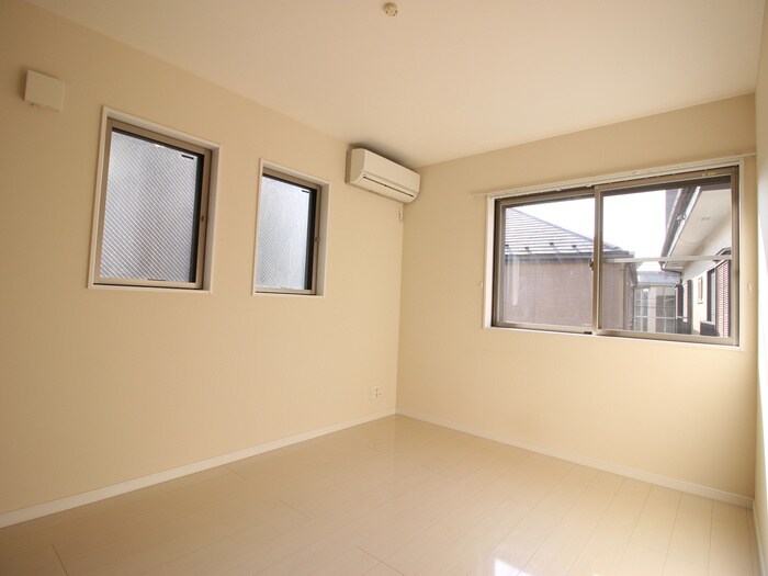 物件内観写真9　(居室)