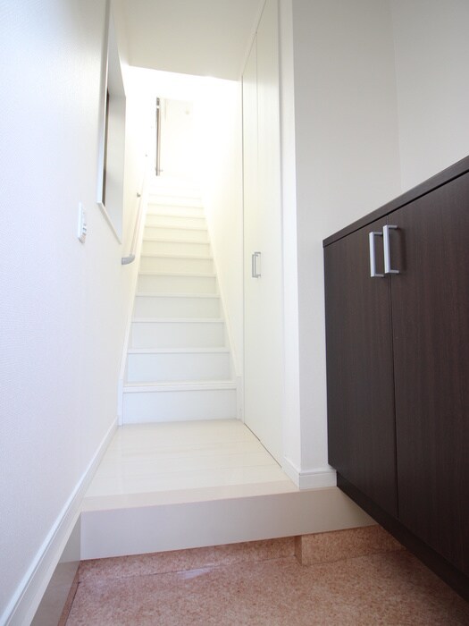 物件内観写真15　(玄関)