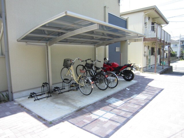物件外観写真3　(駐輪場)