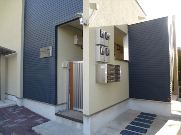 物件外観写真5　(エントランス部分)