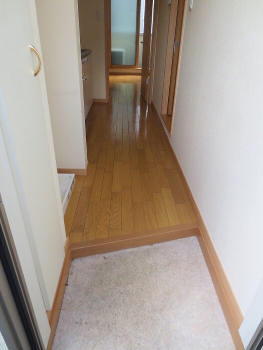 物件内観写真16　(玄関)