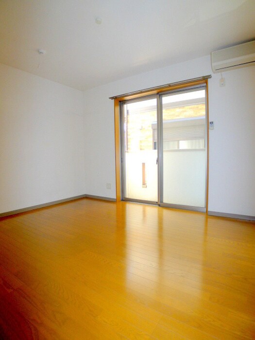 物件内観写真12　(室内からの展望)