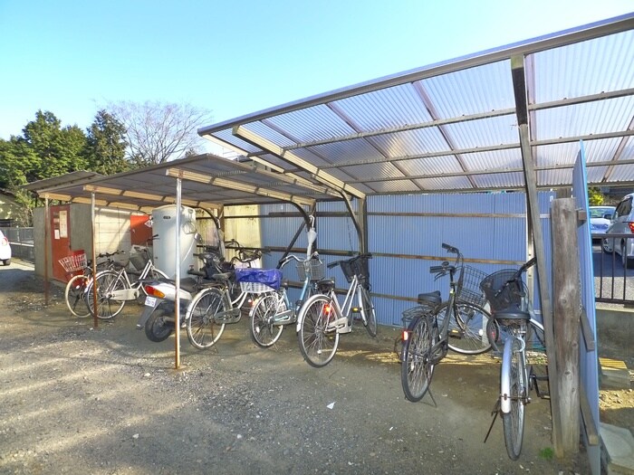 物件外観写真4　(駐輪場)