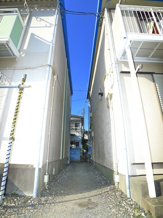 物件外観写真5　(エントランス部分)