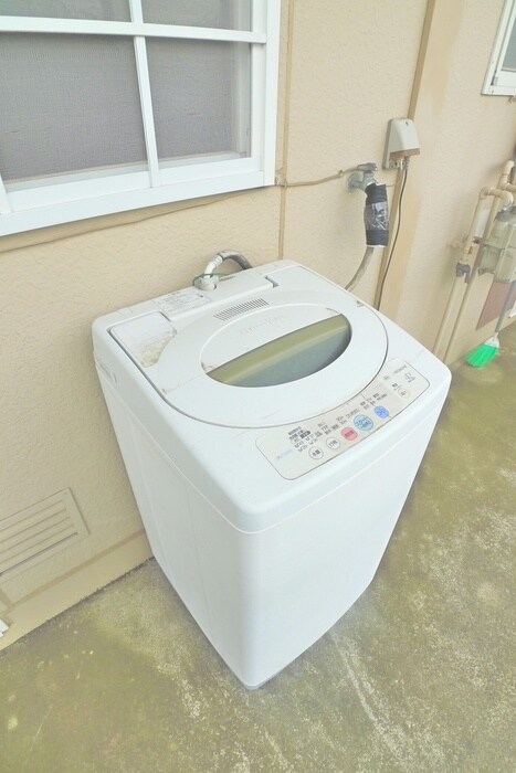 物件内観写真14　(洗濯機置場)