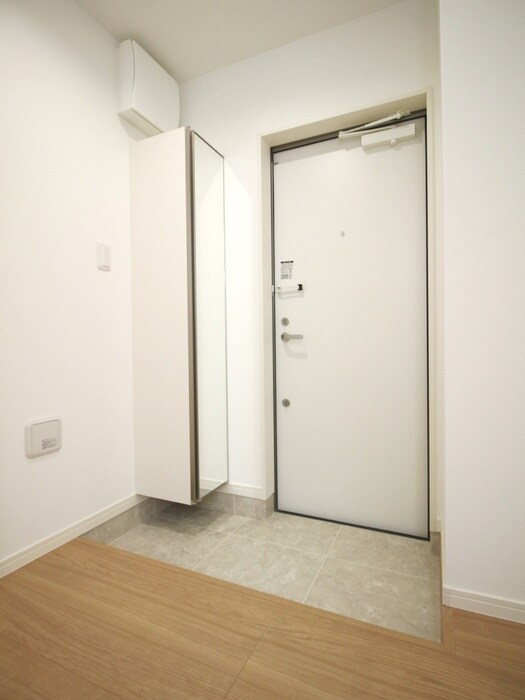 物件内観写真17　(玄関)