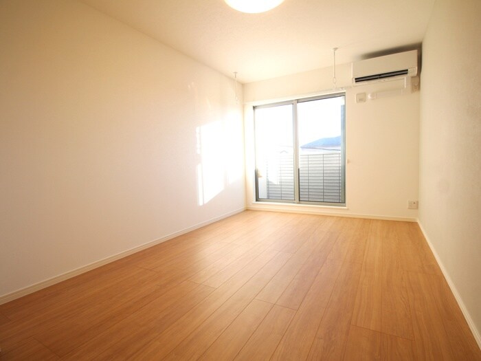 物件内観写真20　(室内からの展望)