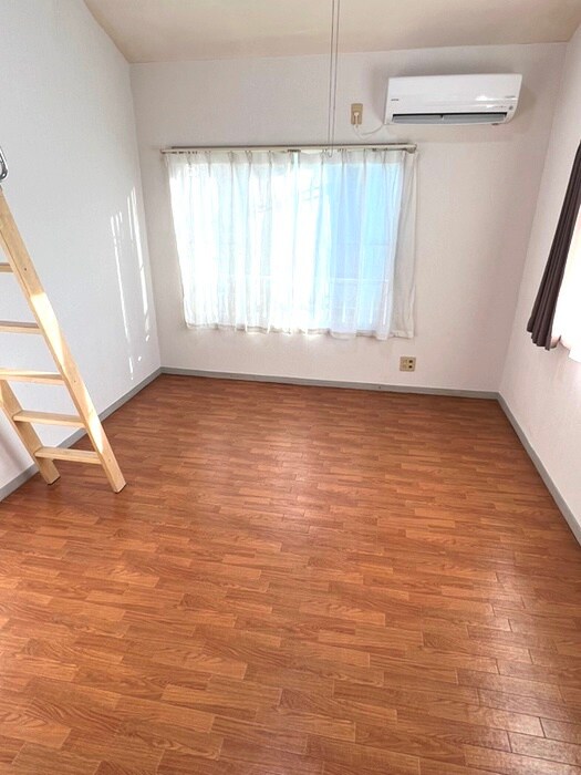 物件内観写真7　(室内からの展望)