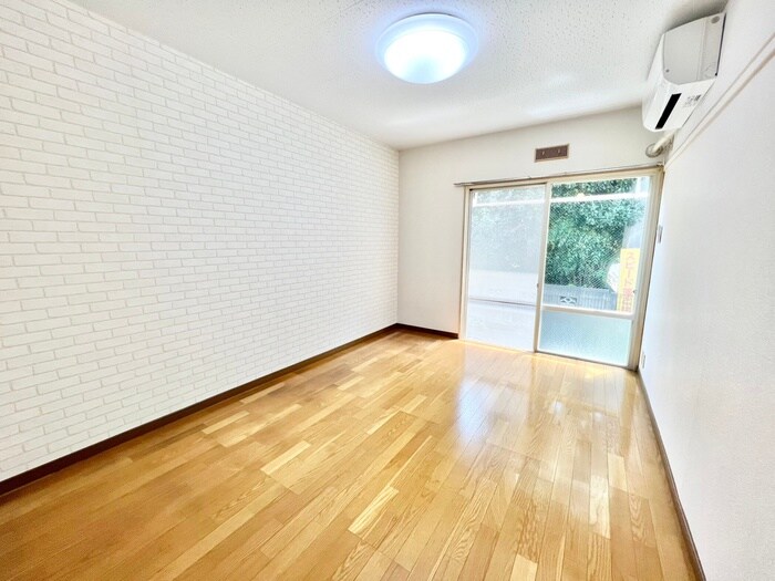 物件内観写真3　(居室)