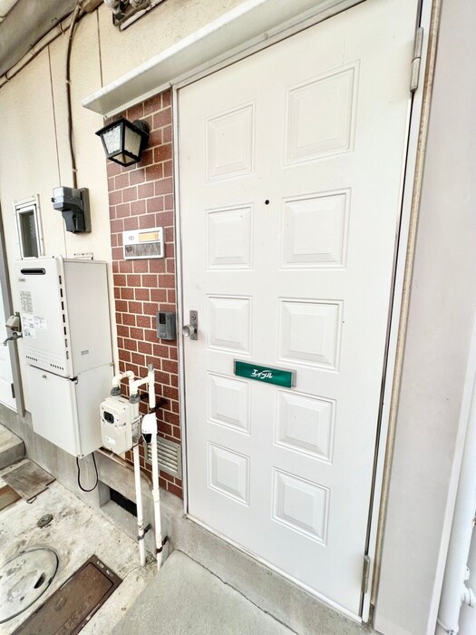 物件内観写真12　(玄関)