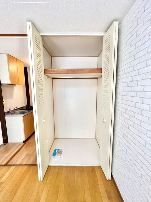 物件内観写真16　(収納)