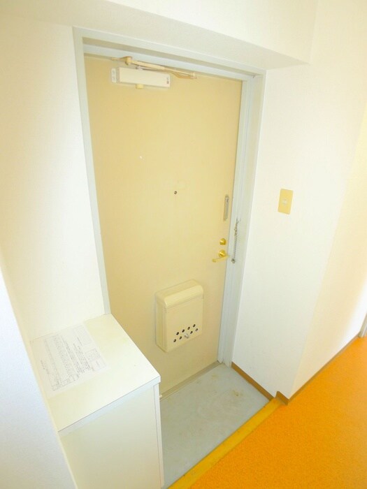 物件内観写真16　(玄関)