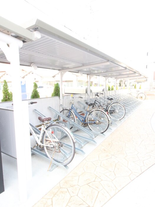 物件外観写真6　(駐輪場)