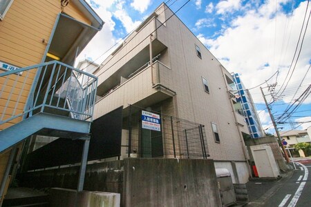 アンプルールフェール鷺沼外観写真