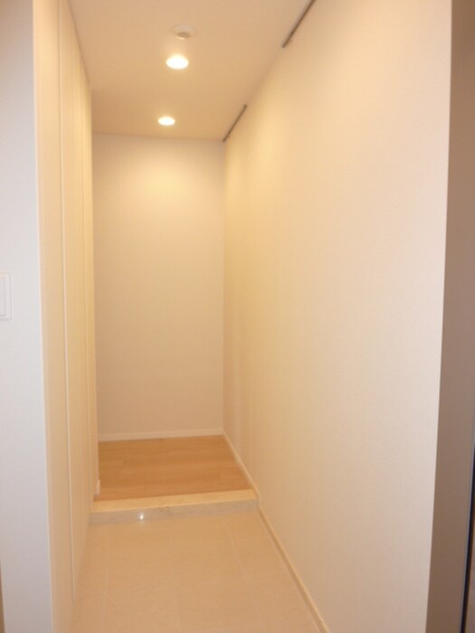 物件内観写真8　(廊下)