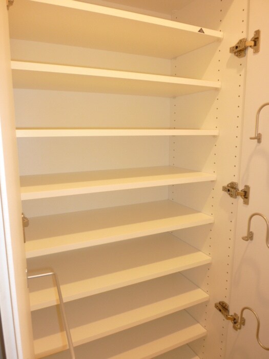 物件内観写真13　(収納)