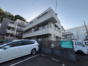 エクレ－ル新山下外観写真