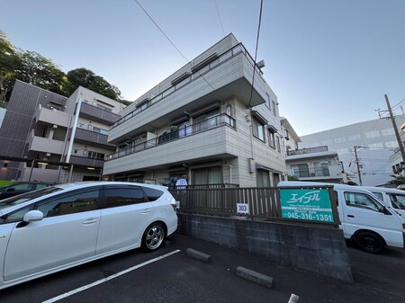 エクレ－ル新山下外観写真